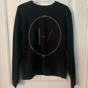 TØP crewneck